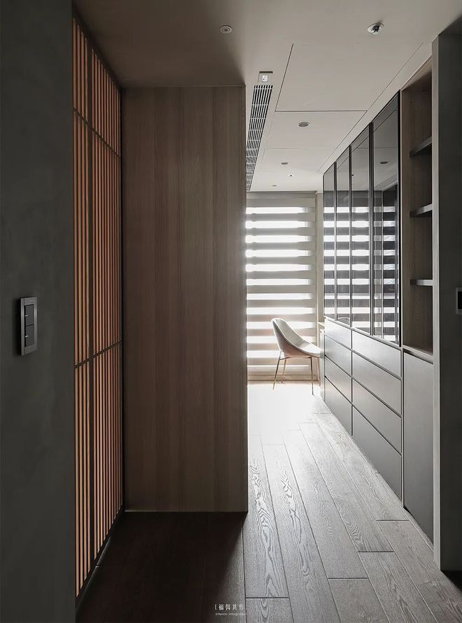 LbV7gZ553xofO56u.jpg