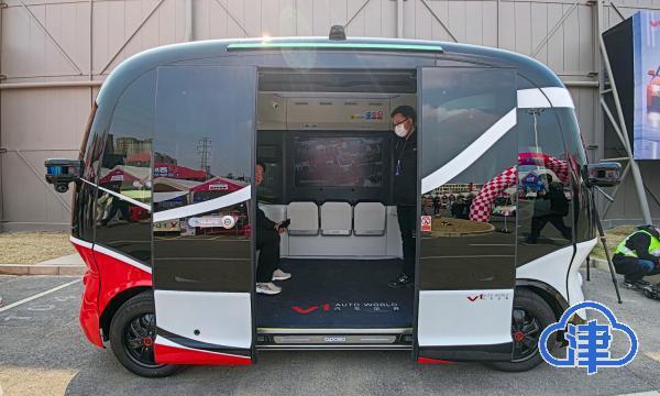 lb5zPUUj5zx65x0S.jpg