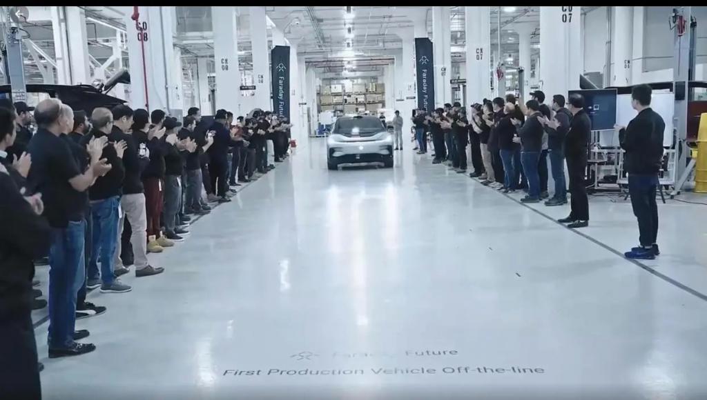 ZfV3k10L8FIvxJJj.jpg