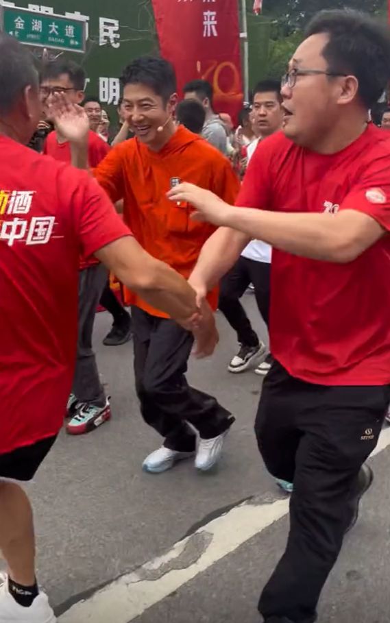 gOTl3xob26fd2bKO.jpg
