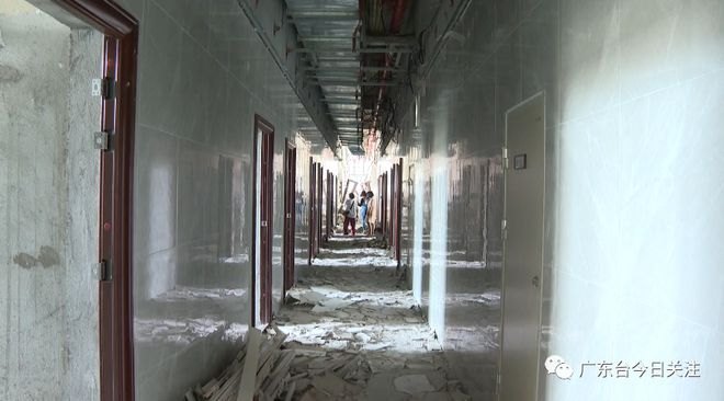 SzR222H06s02VM5B.jpg